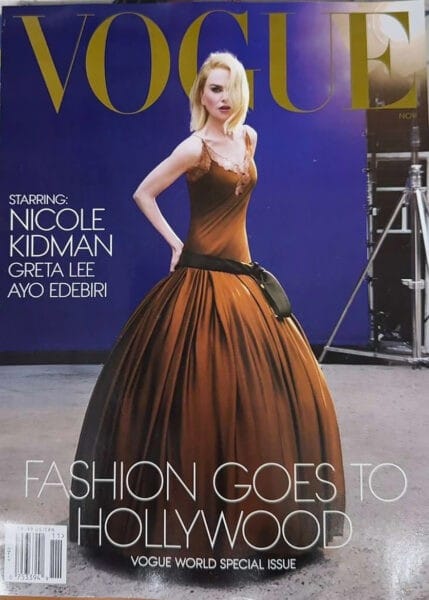 NASLOVNICA
Kidman nosi oblačila Saint Laurenta Anthonyja Vaccarella. Modna urednica: Malina Joseph Gilchrist. Fotografirala Carlijn Jacobs. Vogue , november 2025, originalna revija