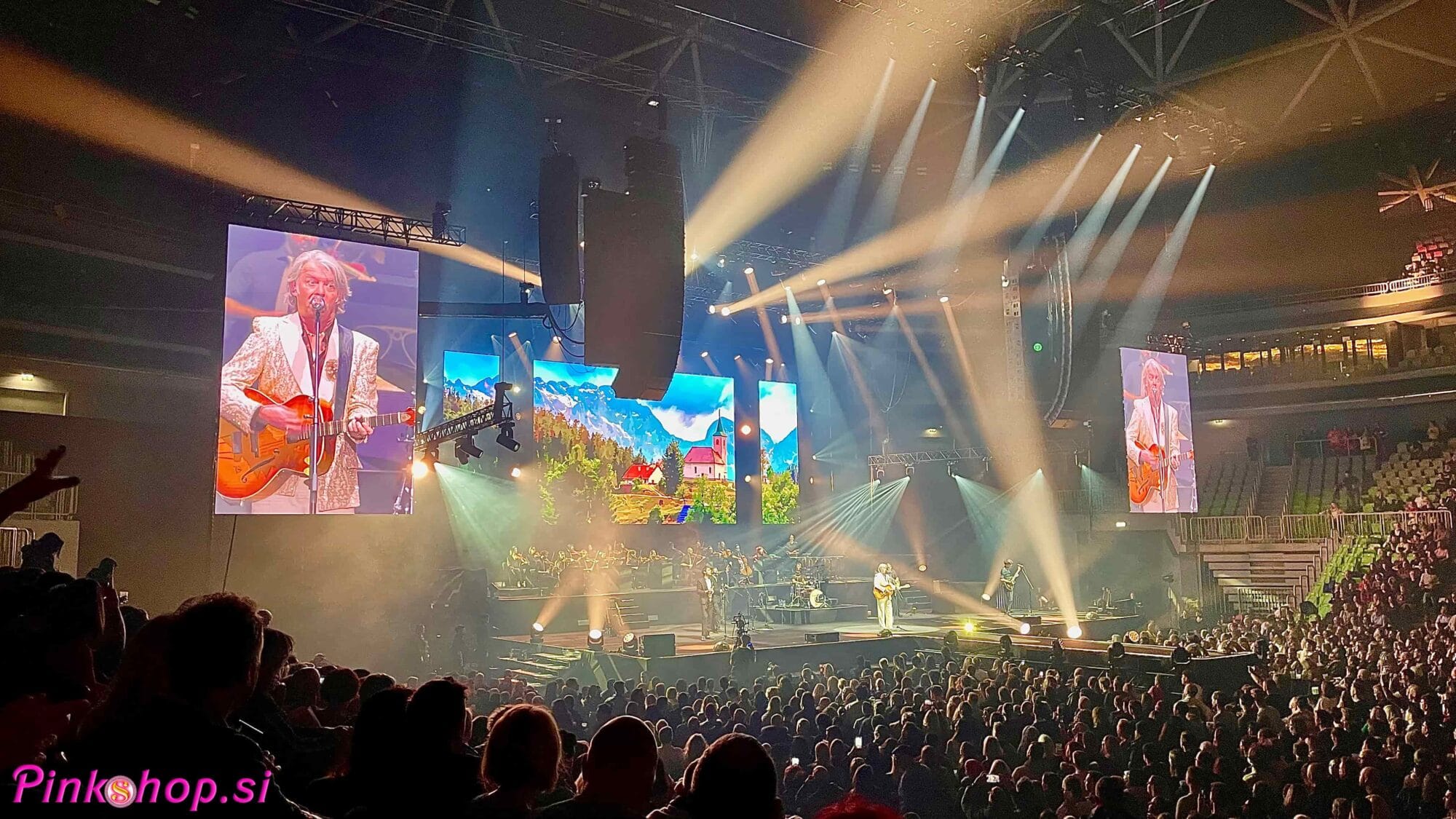 Magnifico božični koncert Stožice, arhiv Pinkshop.si