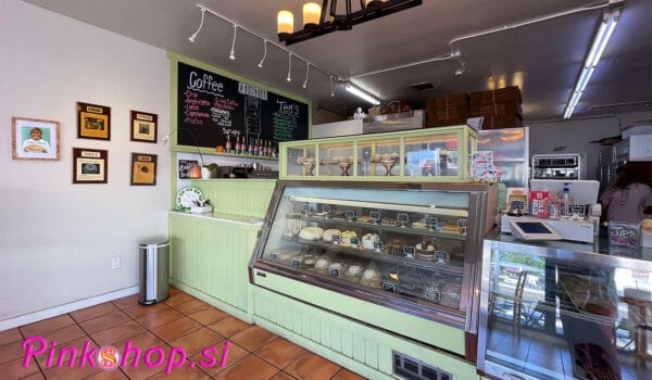 Tom Cruise torta, Doan's Bakery, cake, arhiv Pinkshop.si