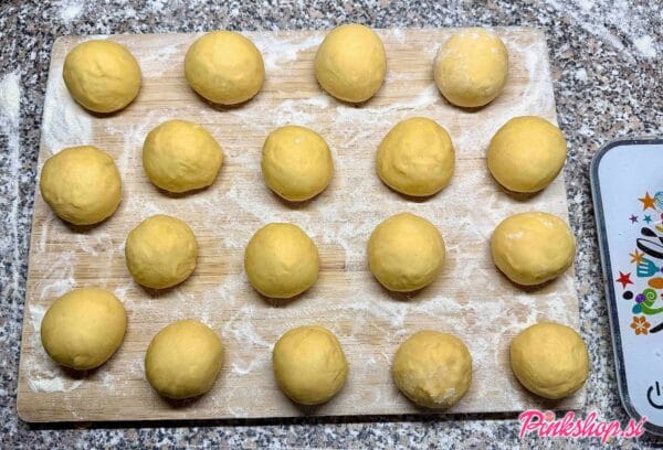 Testo za domače krofe, arhiv Pinkshop.si 