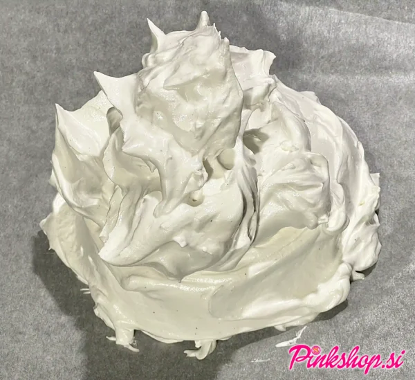Meringa za Pavlovo torto, foto Pinkshop.si