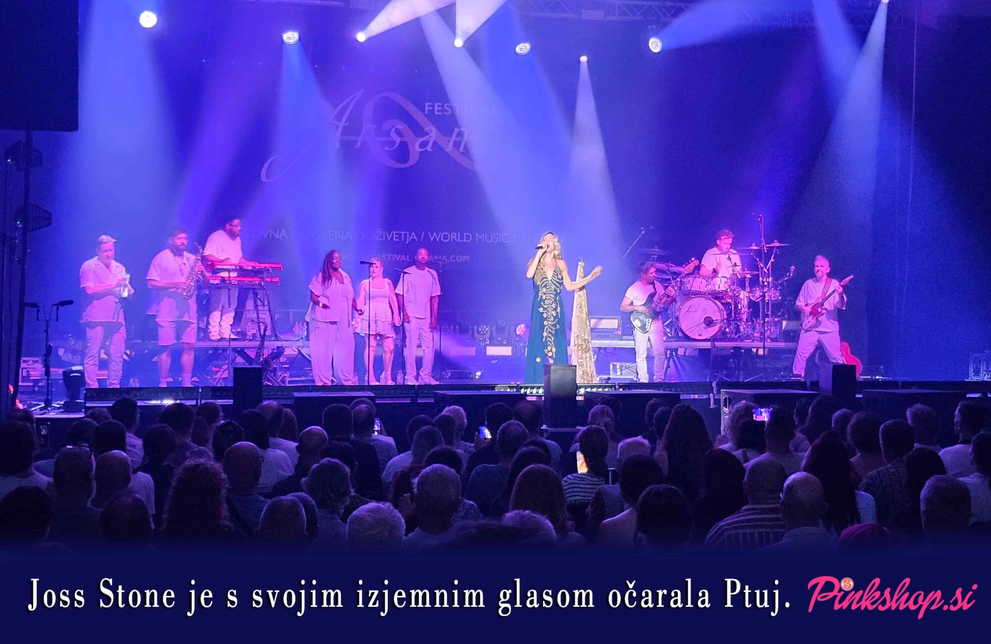 Joss Stone je s svojim izjemnim glasom očarala Ptuj. Foto: Pinkshop.si