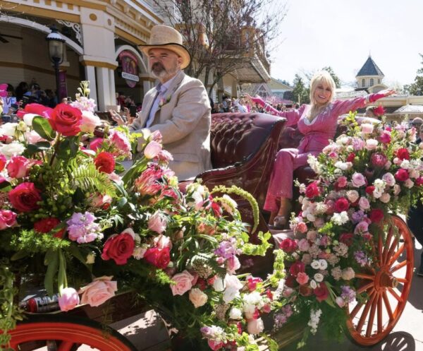Dolly Parton Dollywood parada