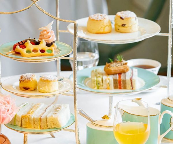 Fortnum and Mason popoldanski čaj