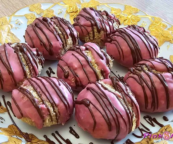 Piškoti s pistacijo in čokolado, Pinkshop