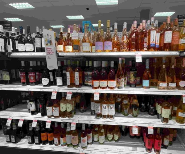 Veletrovci in verige supermarketov ter poslovna praksa (1)